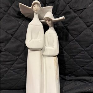 Lladro Nuns-smooth 13” Figurine, White Mint Condition! Very Special